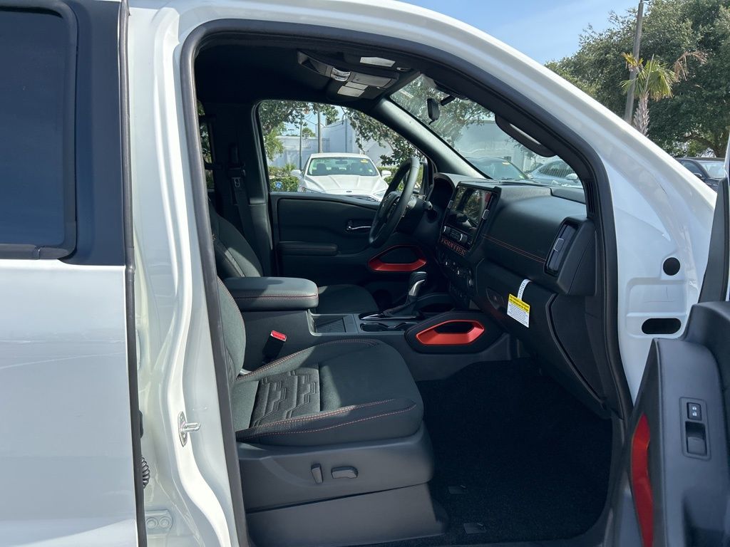 2025 Nissan Frontier PRO-4X photo 34