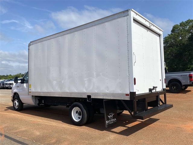 2025 Ford E-450 photo 5