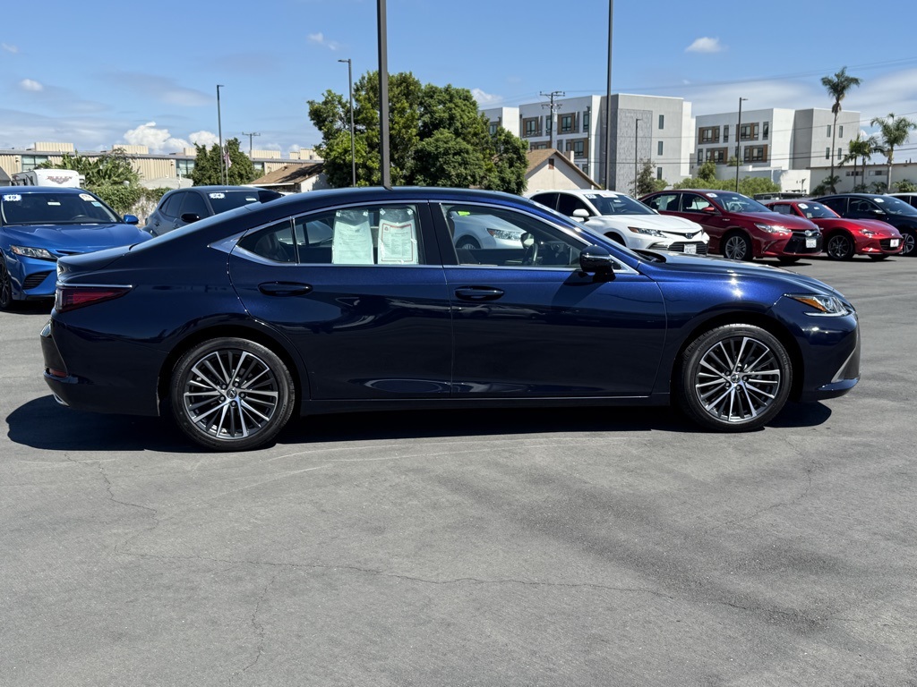 2023 Lexus ES 350 photo 9