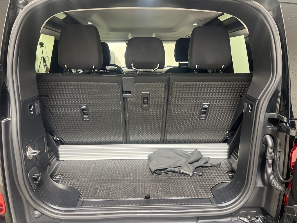 2021 Land Rover Defender 90 Standard photo 20