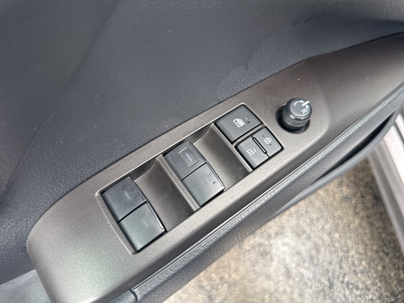 2022 Toyota Camry SE photo 16