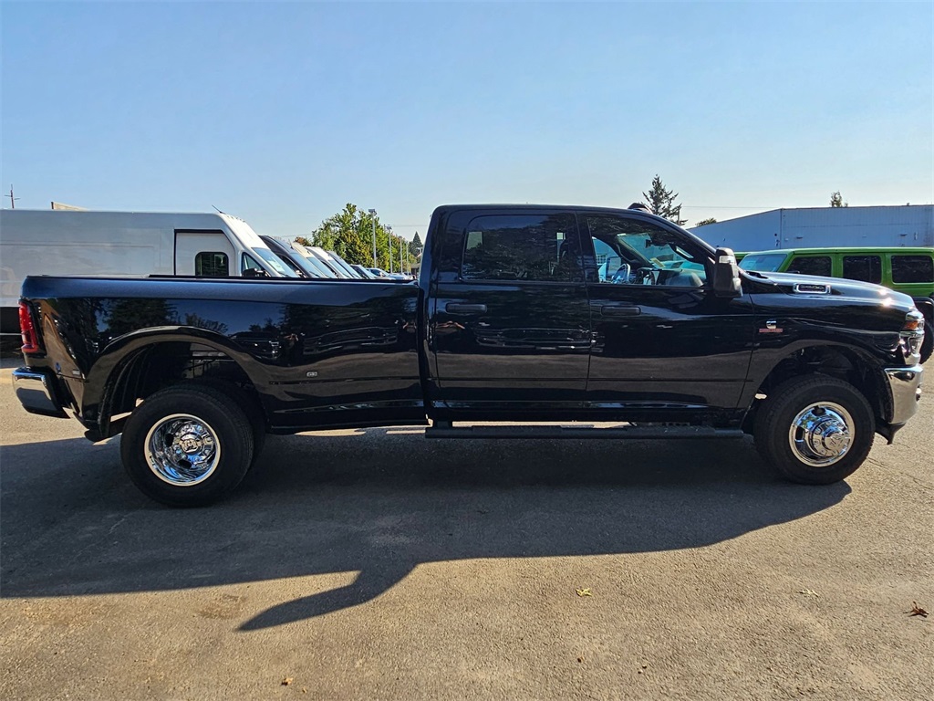 2026 Ram 3500 Tradesman photo 8