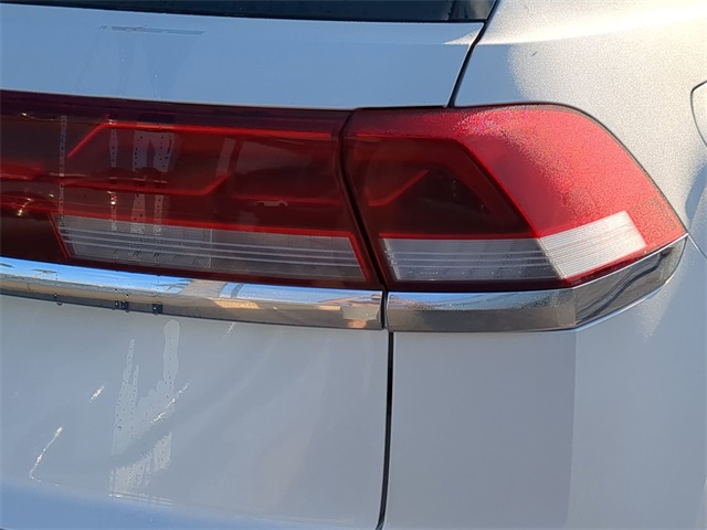 2026 Volkswagen Atlas Cross Sport SE Technology photo 8