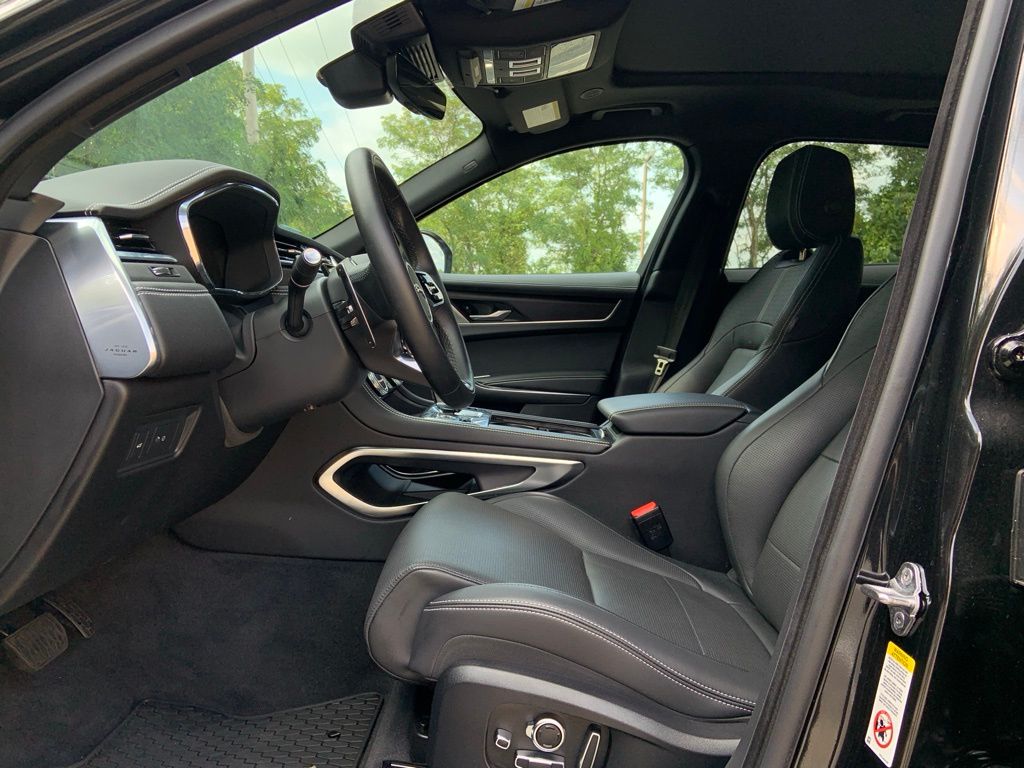 2025 Jaguar F-PACE P250 R-Dynamic S photo 14