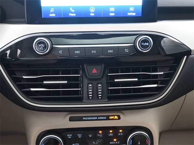 2022 Ford Escape SE photo 2