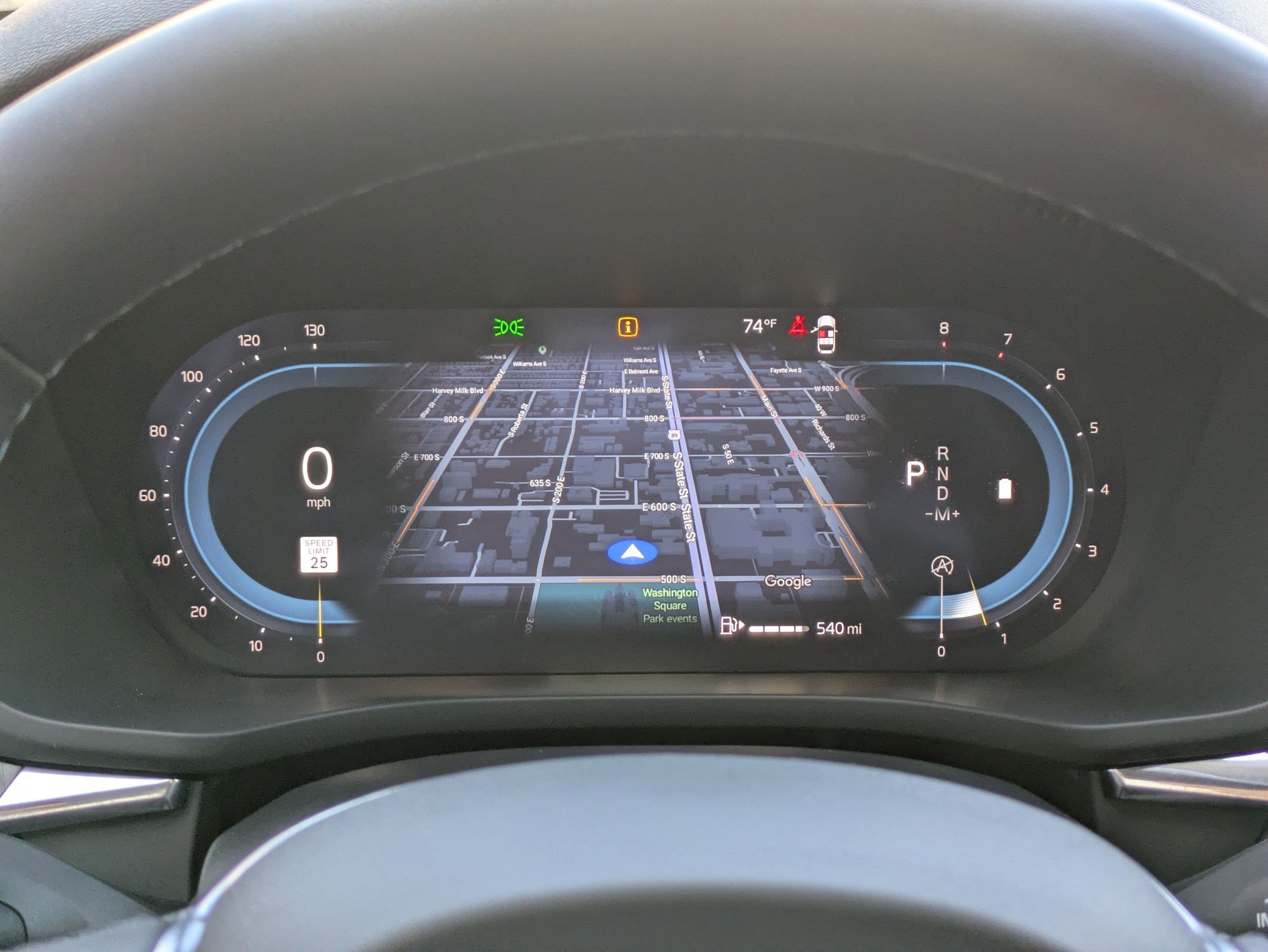 2025 Volvo XC60 Plus photo 14