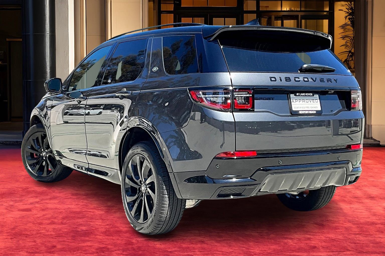 2025 Land Rover Discovery Sport Dynamic SE photo 9