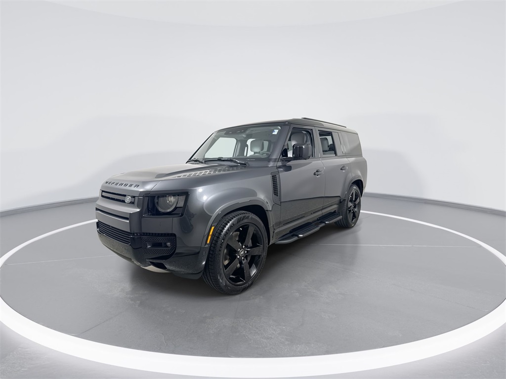 2025 Land Rover Defender 130 X-Dynamic SE photo 4