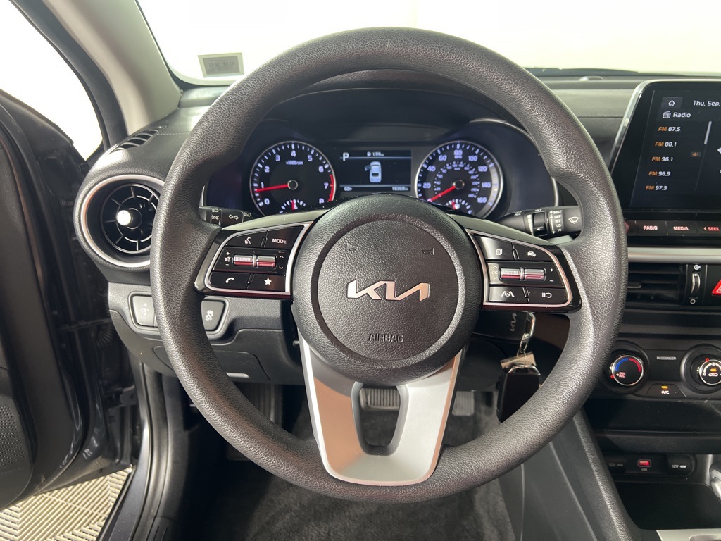 2023 Kia Forte LXS photo 4