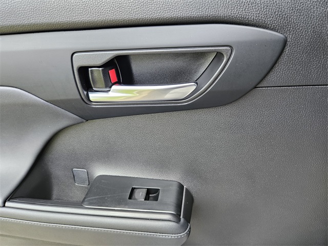 2022 Toyota Highlander Hybrid XLE photo 8
