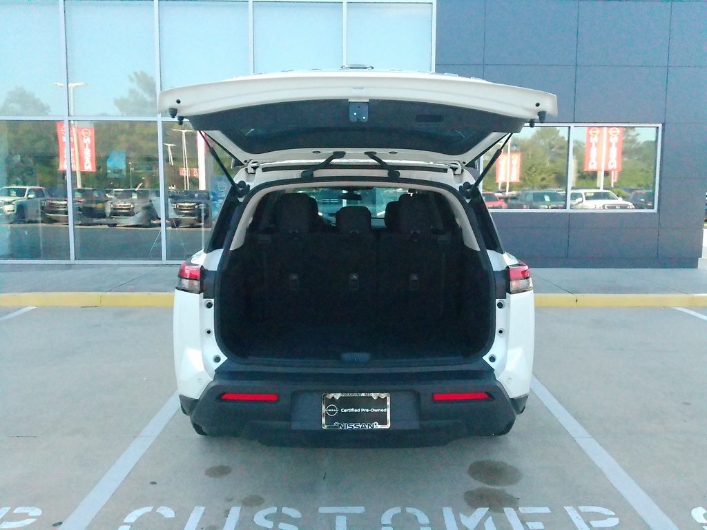 2023 Nissan Pathfinder SV photo 18