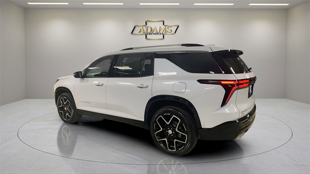 2026 Chevrolet Traverse High Country photo 2