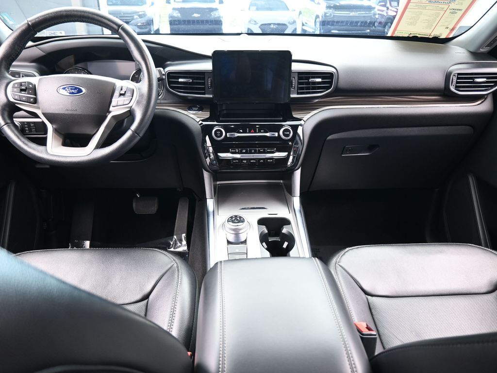 2022 Ford Explorer Limited photo 35