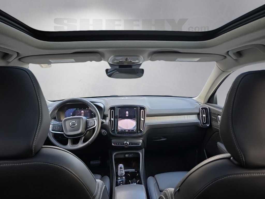 2023 Volvo XC40 Plus photo 3