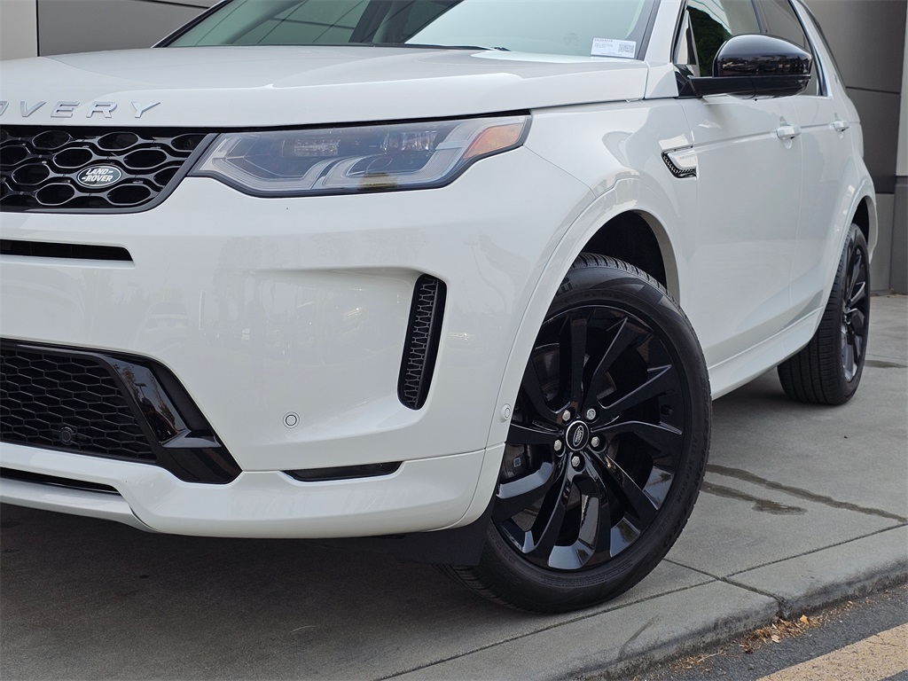 2025 Land Rover Discovery Sport S photo 2