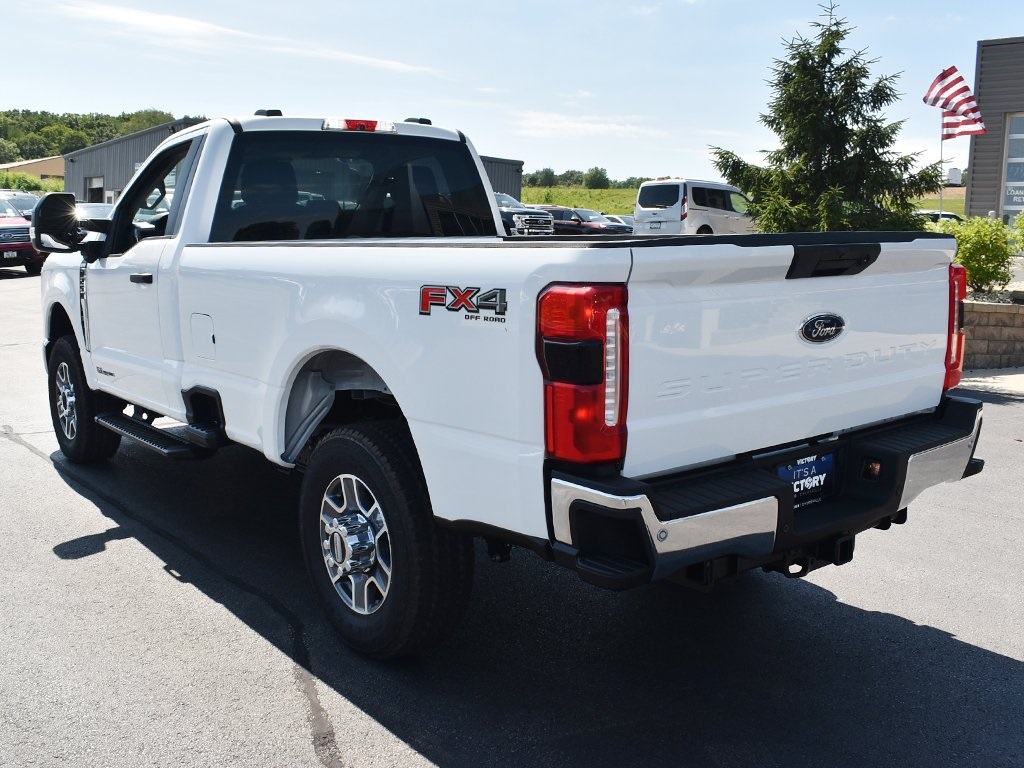 2025 Ford F-250 XLT photo 3