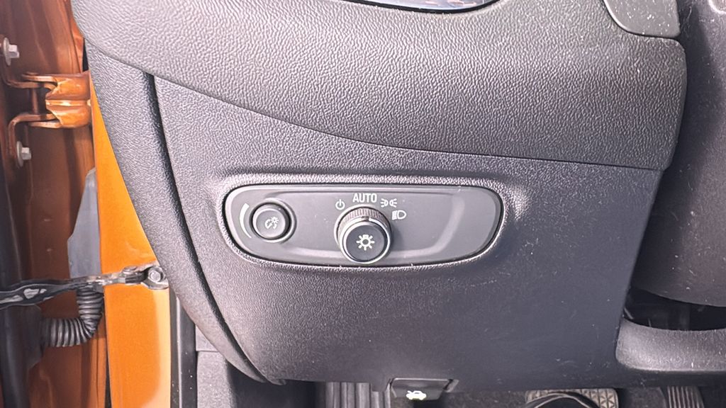 2018 Chevrolet Equinox LS photo 31