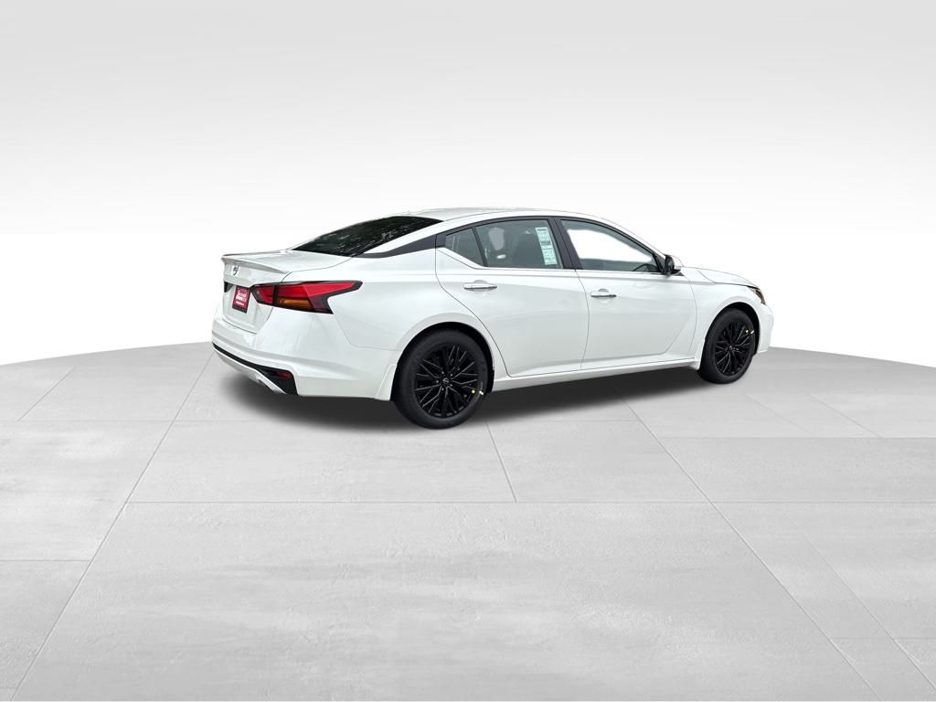2025 Nissan Altima SV Special Edition photo 3