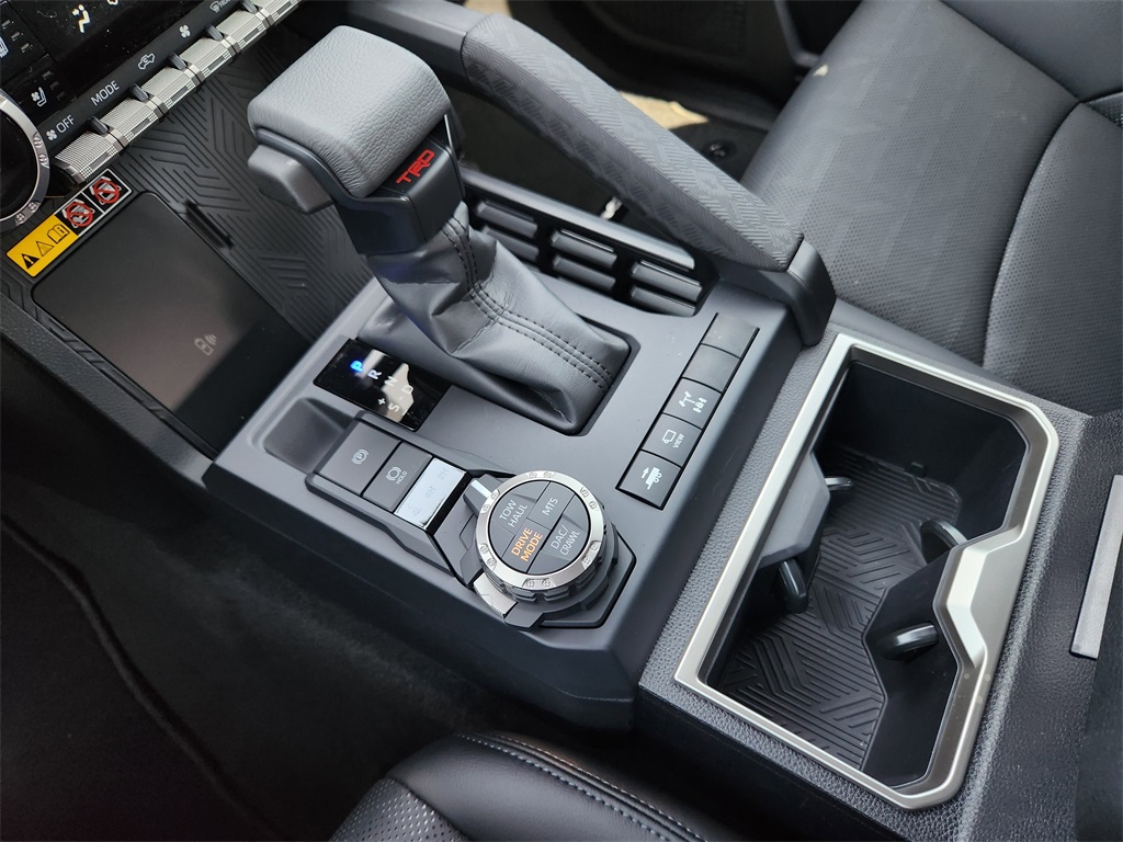 2025 Toyota Tacoma TRD Off-Road photo 15