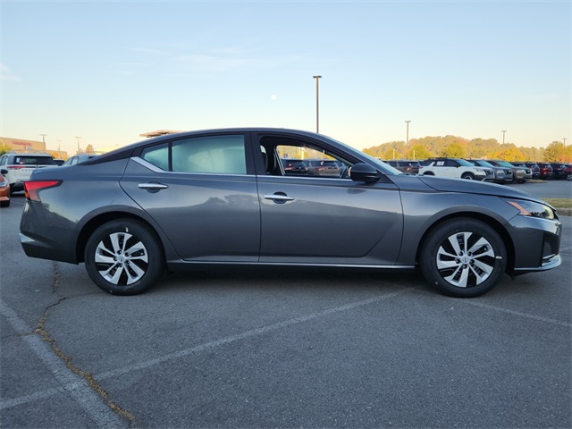2025 Nissan Altima 2.5 S photo 2