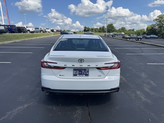 2025 Toyota Camry SE photo 4