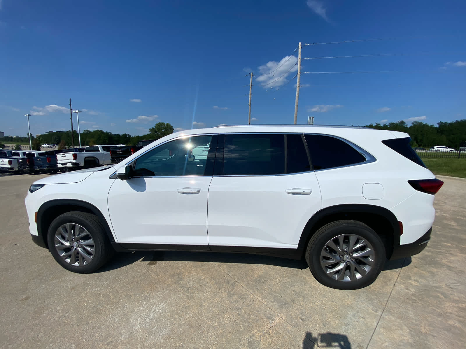 2026 Buick Enclave Preferred photo 9