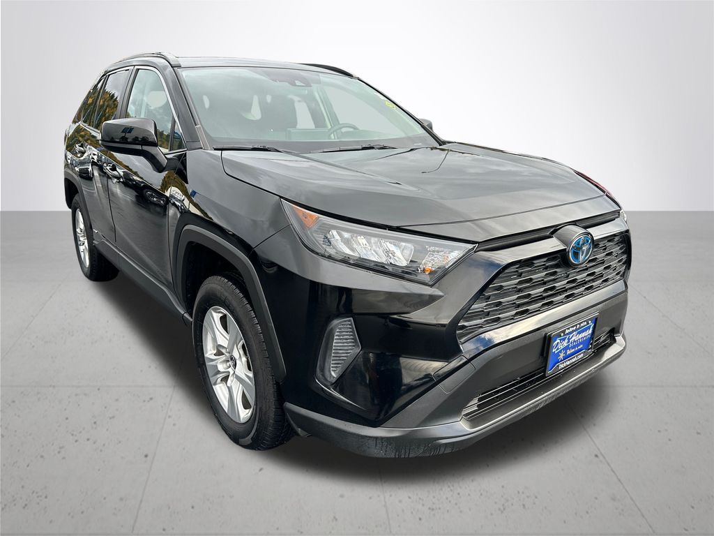 2020 Toyota RAV4 Hybrid LE photo 4