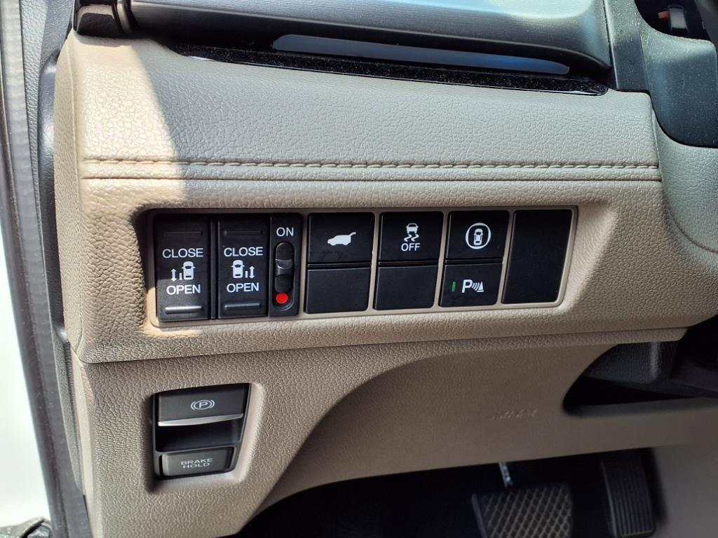 2021 Honda Odyssey Touring photo 6