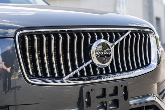 2022 Volvo XC90 Momentum photo 8