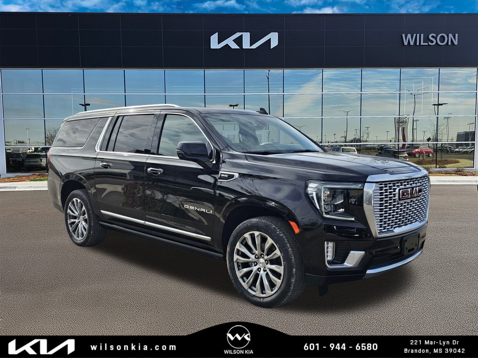 2021 GMC Yukon XL Denali's photo