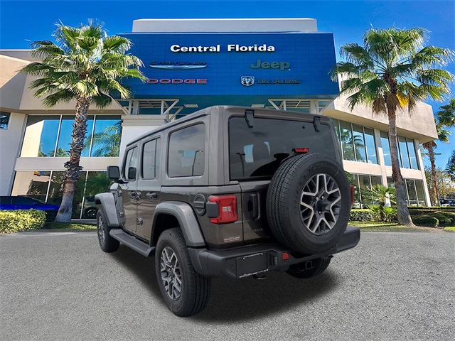 2025 Jeep Wrangler Sahara photo 6