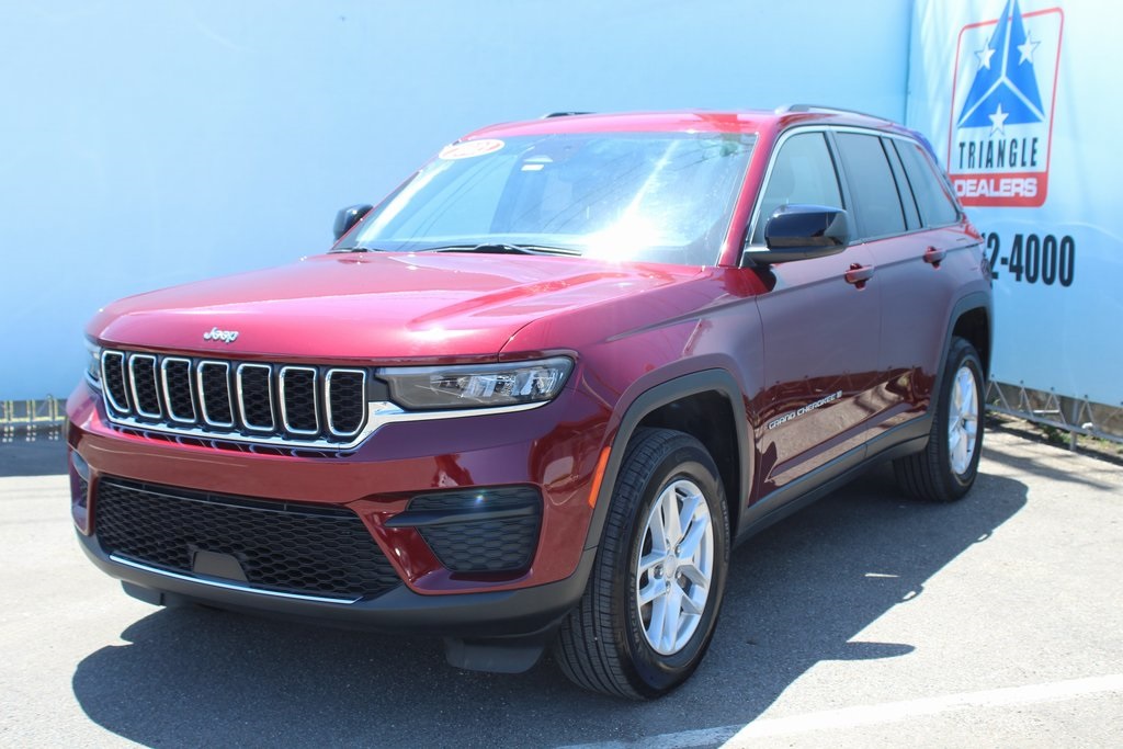2023 Jeep Grand Cherokee Laredo photo 2
