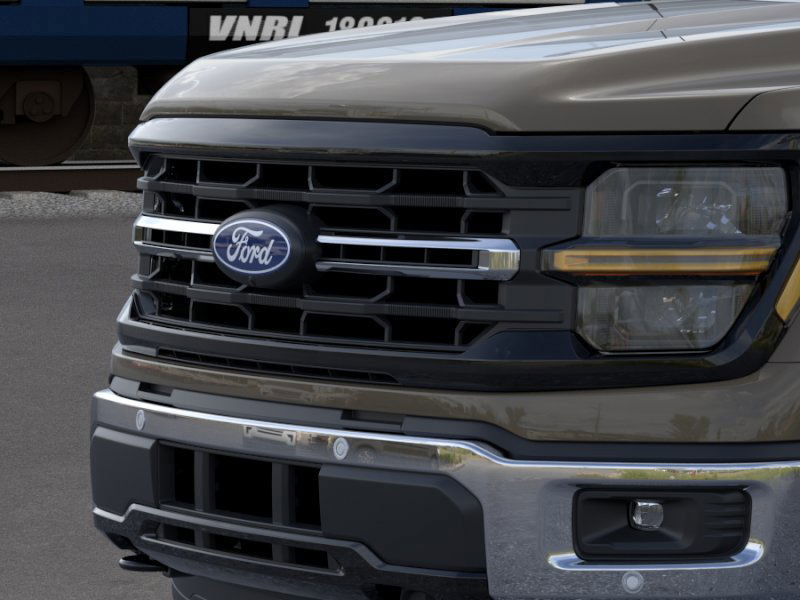 2025 Ford F-150 XLT photo 16