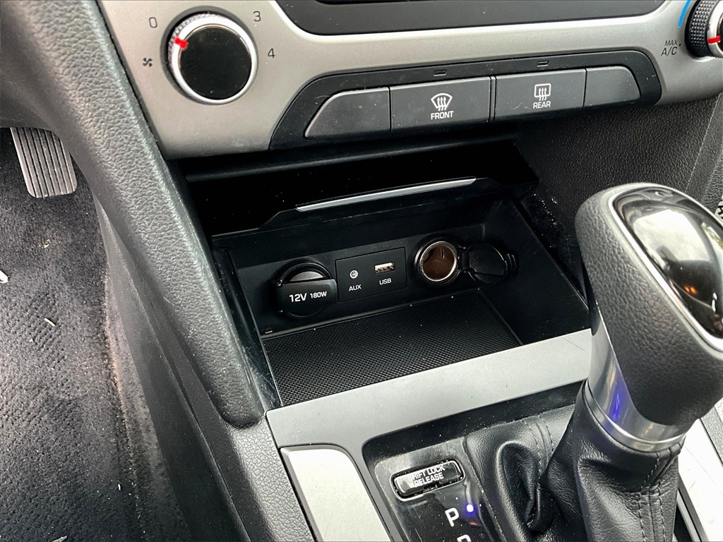 2018 Hyundai Elantra SEL photo 23