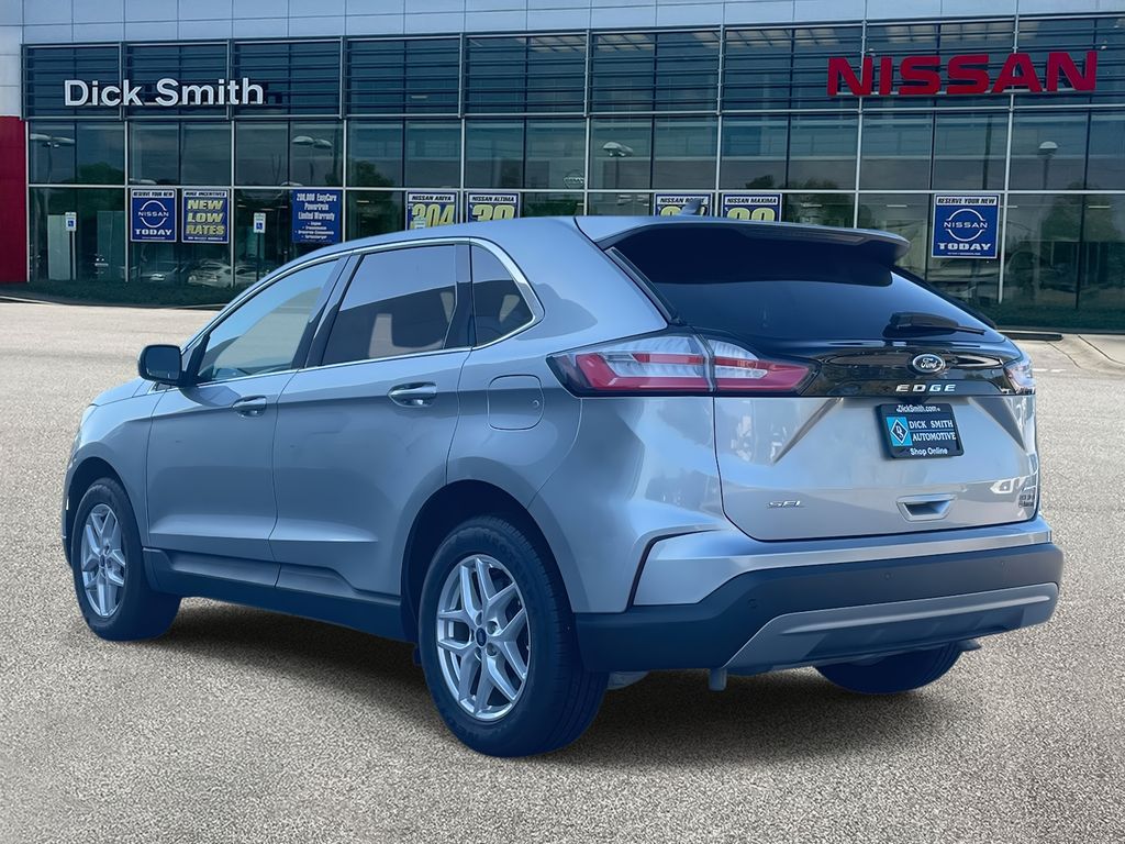 2023 Ford Edge SEL photo 2