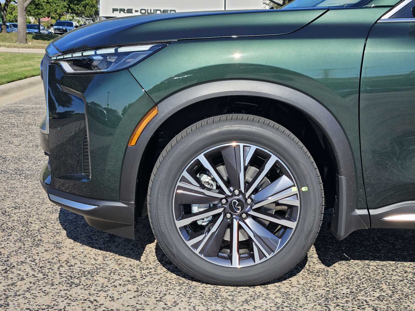 2026 Infiniti QX60 Luxe photo 3