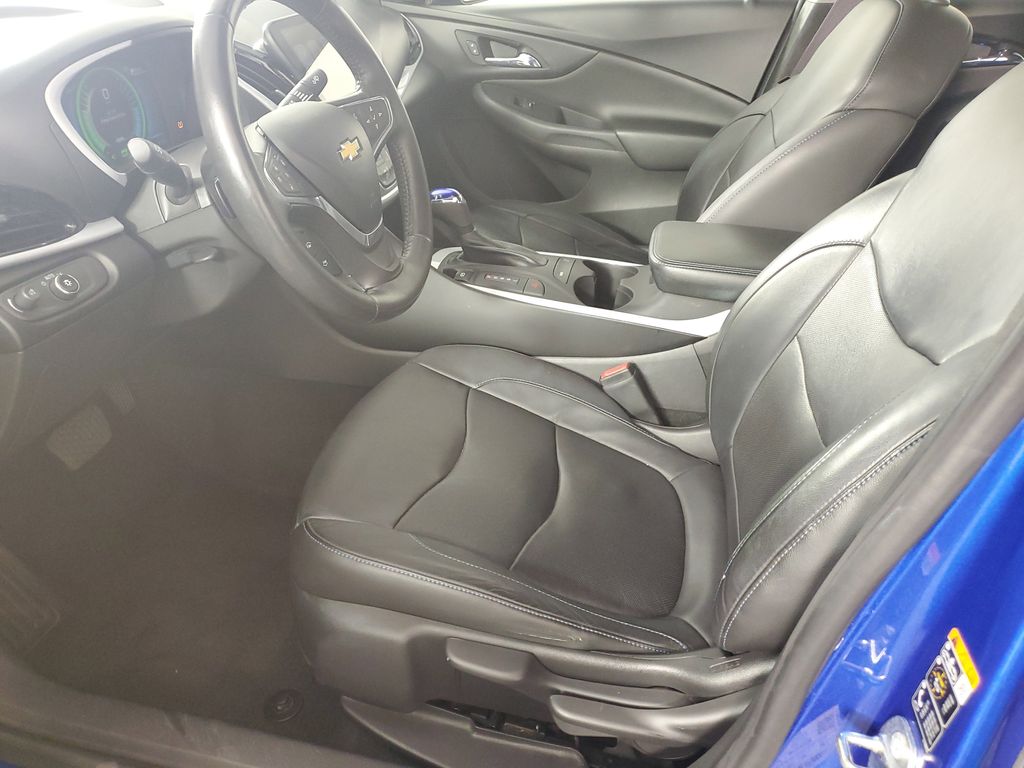 2016 Chevrolet Volt LT photo 11