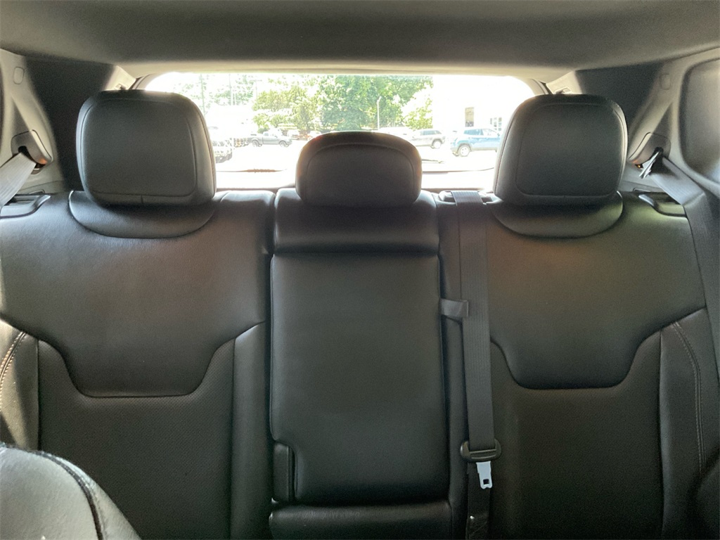 2023 Jeep Compass Latitude Lux photo 28