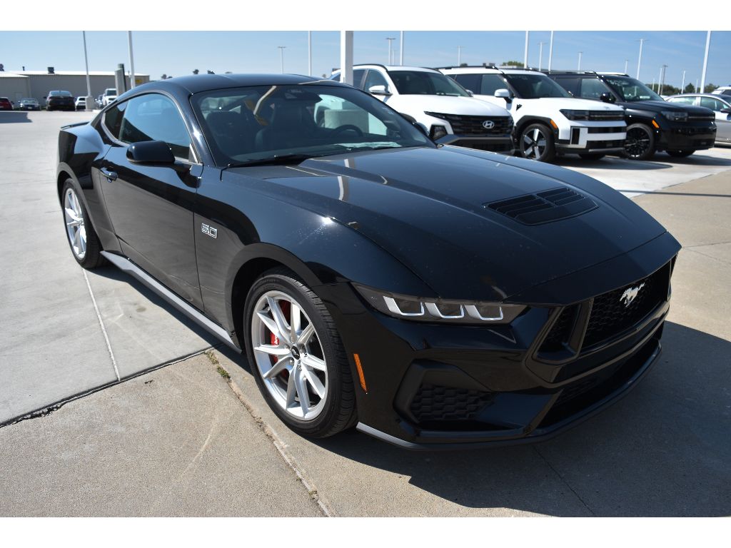 2024 Ford Mustang GT Premium photo 2