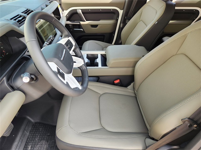 2025 Land Rover Defender 110 X-Dynamic SE photo 6