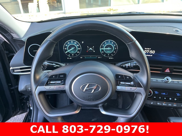 2023 Hyundai Elantra SEL photo 17