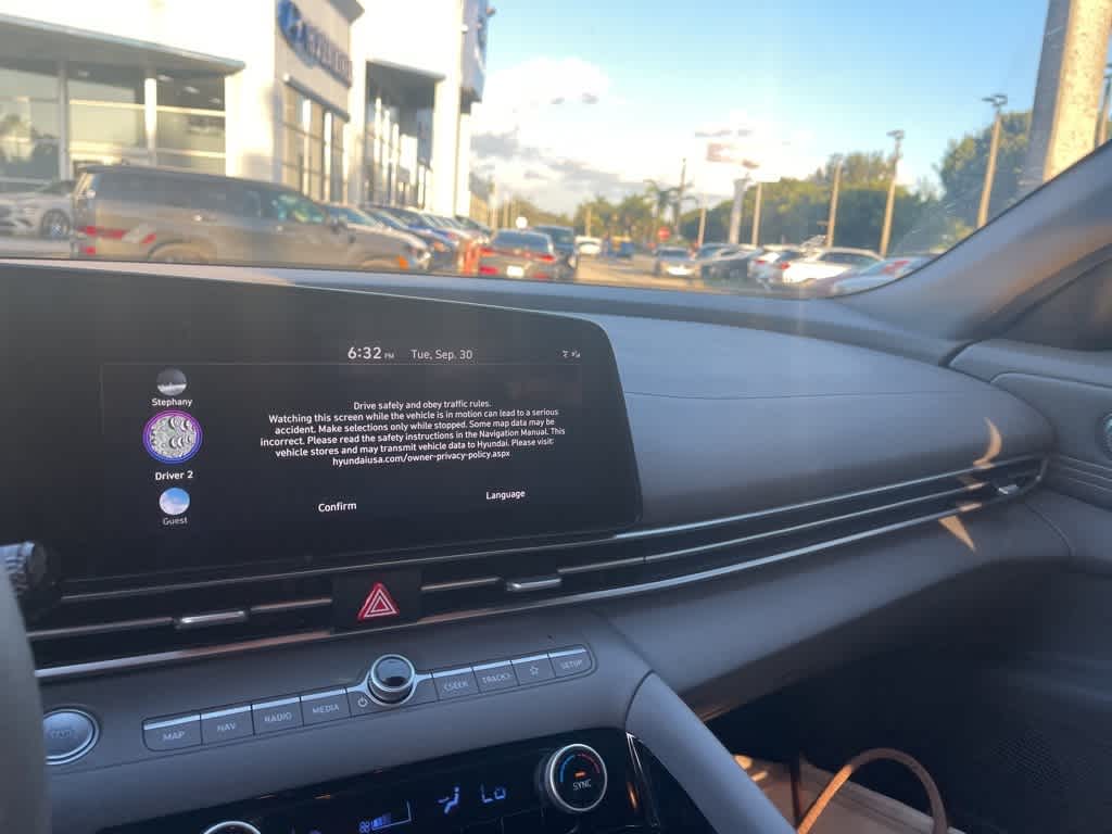 2023 Hyundai Elantra SEL Convenience photo 12