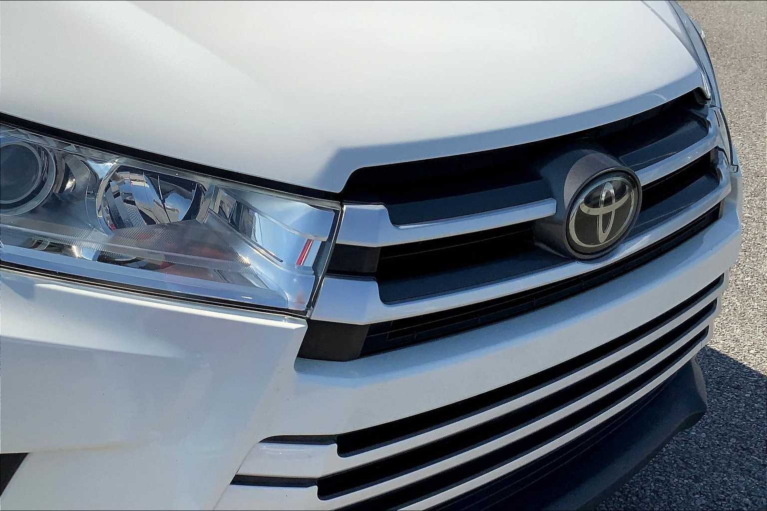 2019 Toyota Highlander XLE photo 24