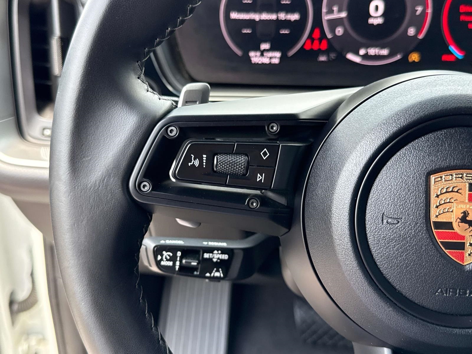 2024 Porsche Cayenne Base photo 24