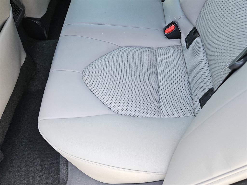 2022 Toyota Camry XLE photo 26