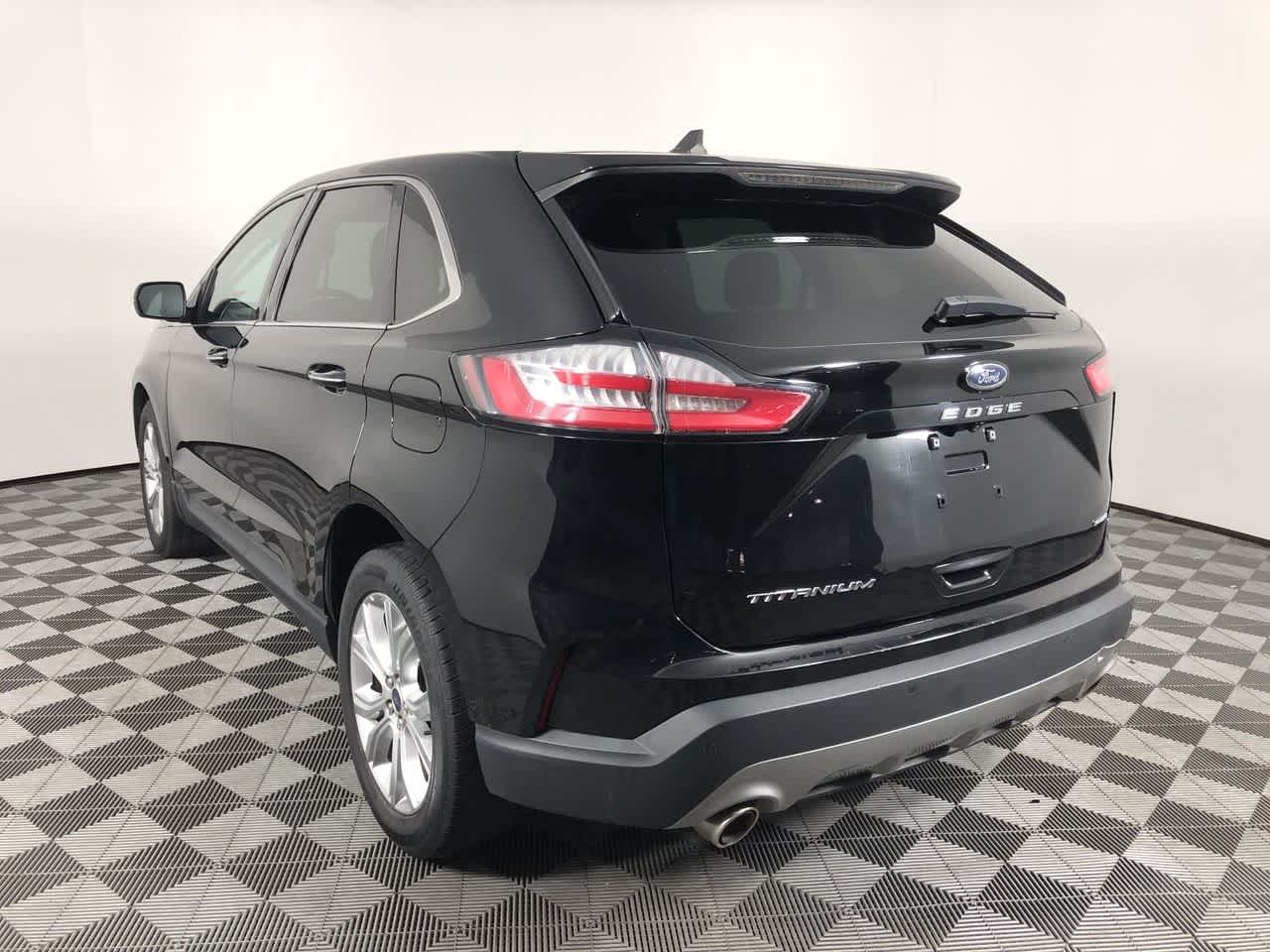2022 Ford Edge Titanium photo 6