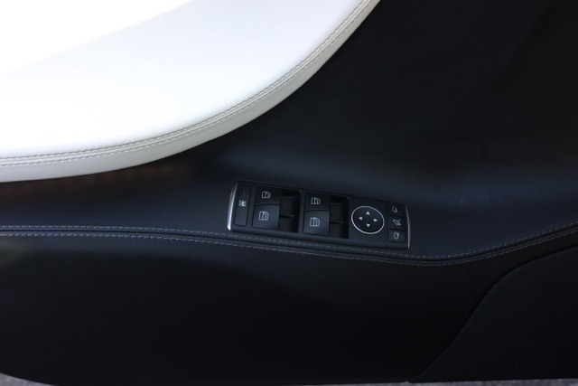 2017 Tesla Model S 75D photo 19