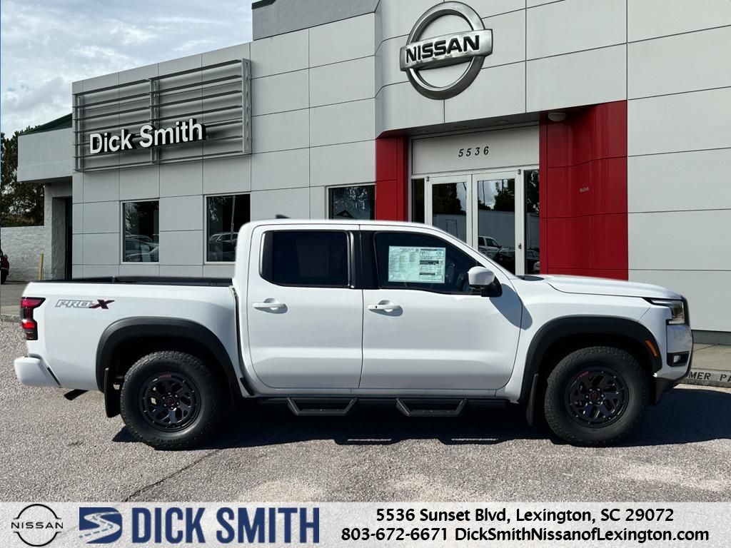2025 Nissan Frontier PRO-X photo 2