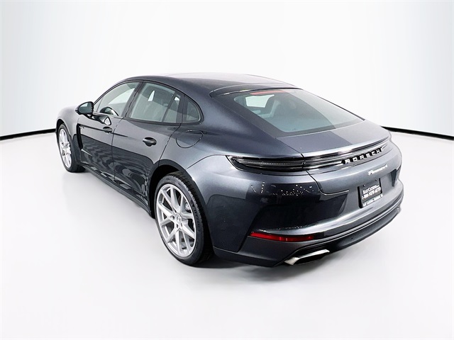 2025 Porsche Panamera E-Hybrid 4 photo 3