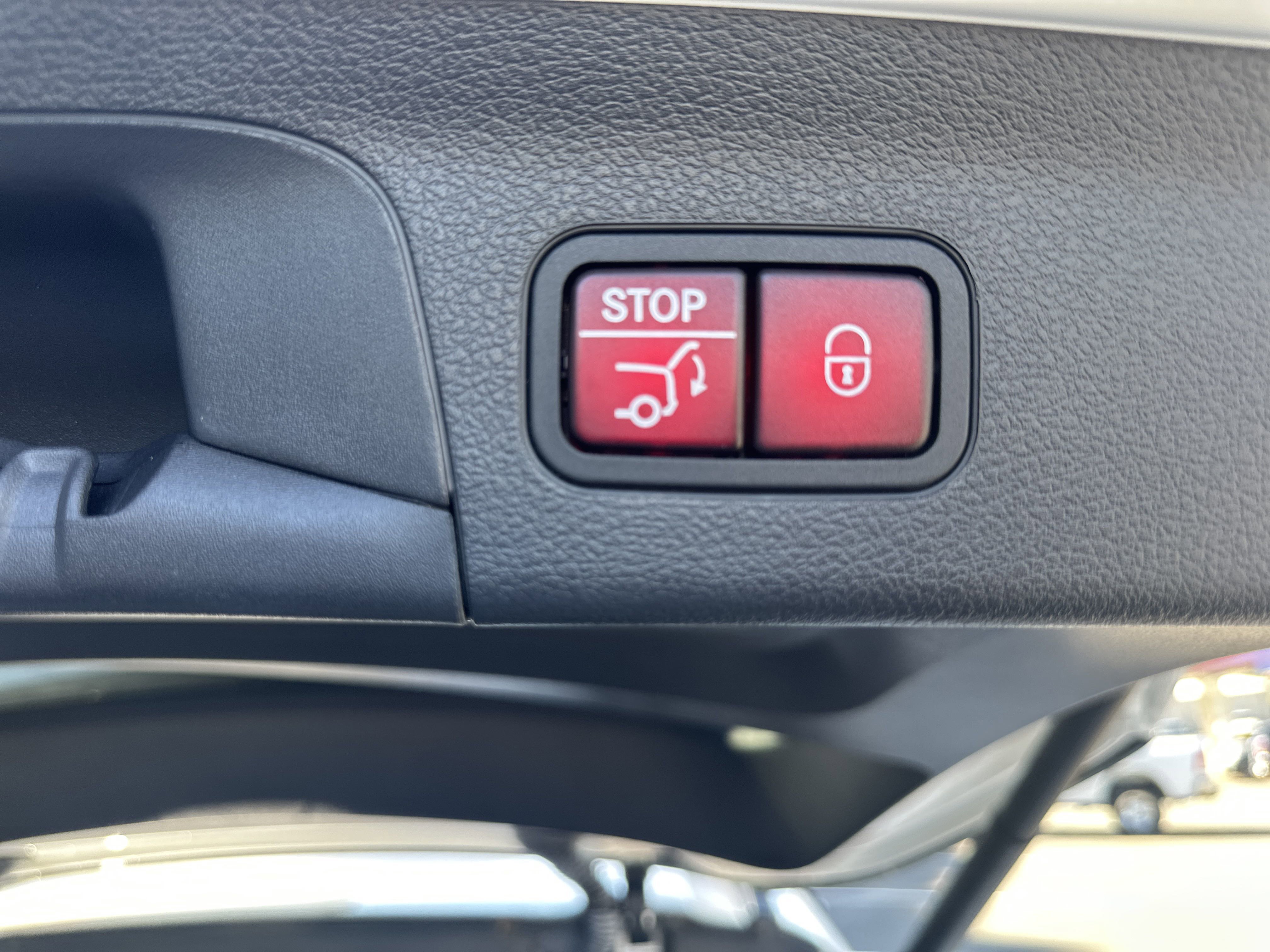 2023 Mercedes Benz GLS 450 4MATIC photo 23